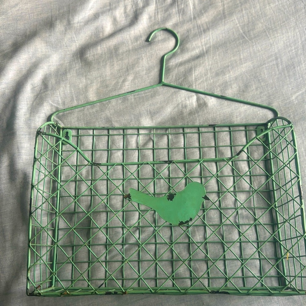 Bird hanging basket